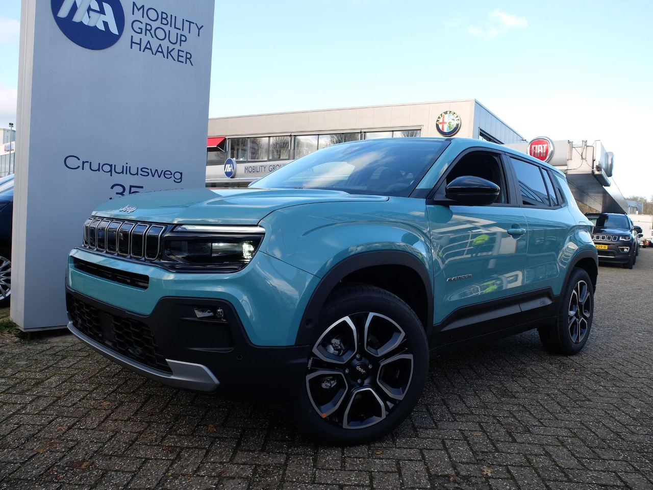 Jeep Avenger - 1.2 e-Hybrid Summit Hybride Leder Camera Carplay Automaat Direct Leverbaar - AutoWereld.nl