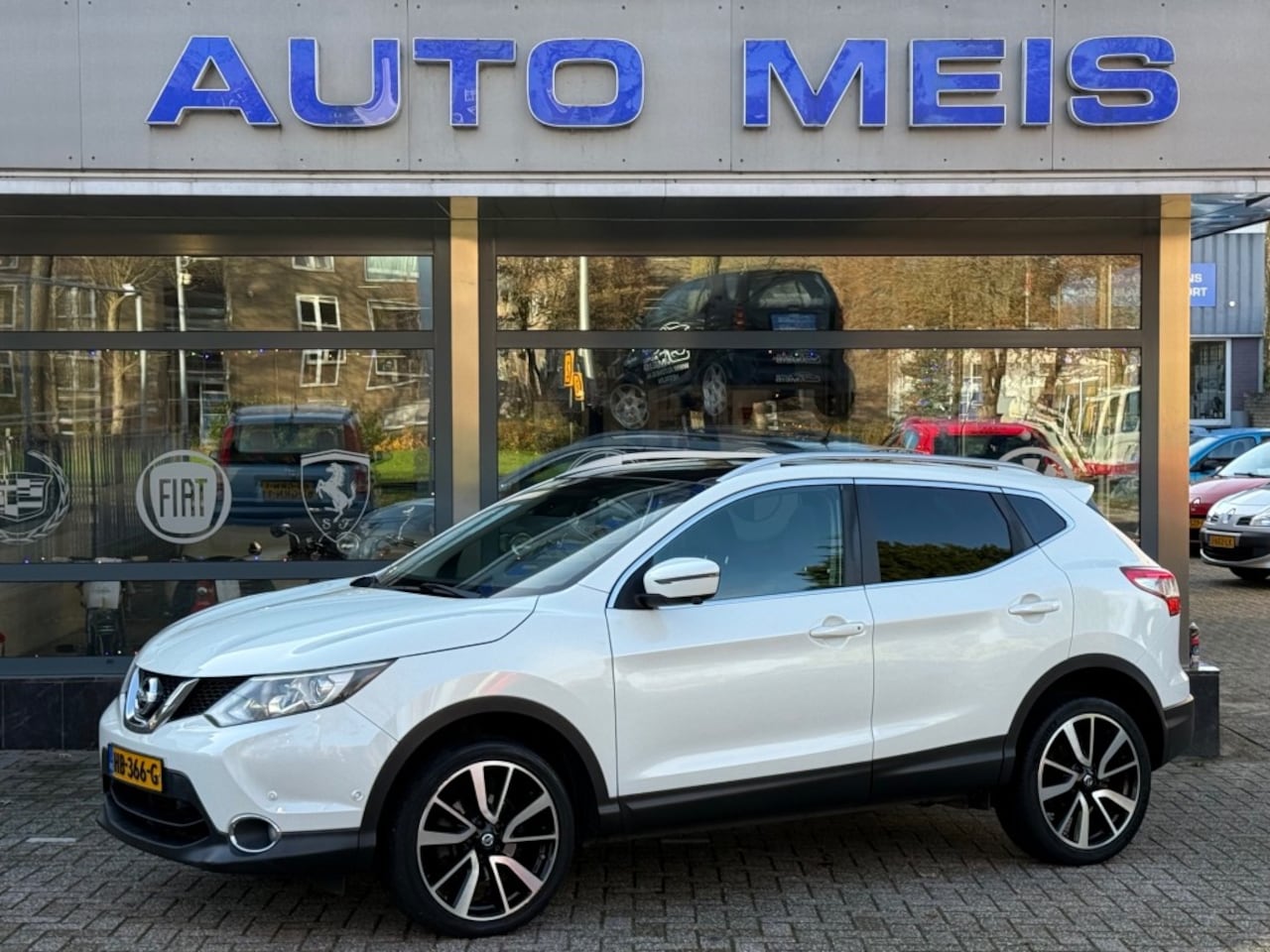 Nissan Qashqai - 1.6 Tekna 19 inch Panoramadak Leder Navi Camera LED - AutoWereld.nl