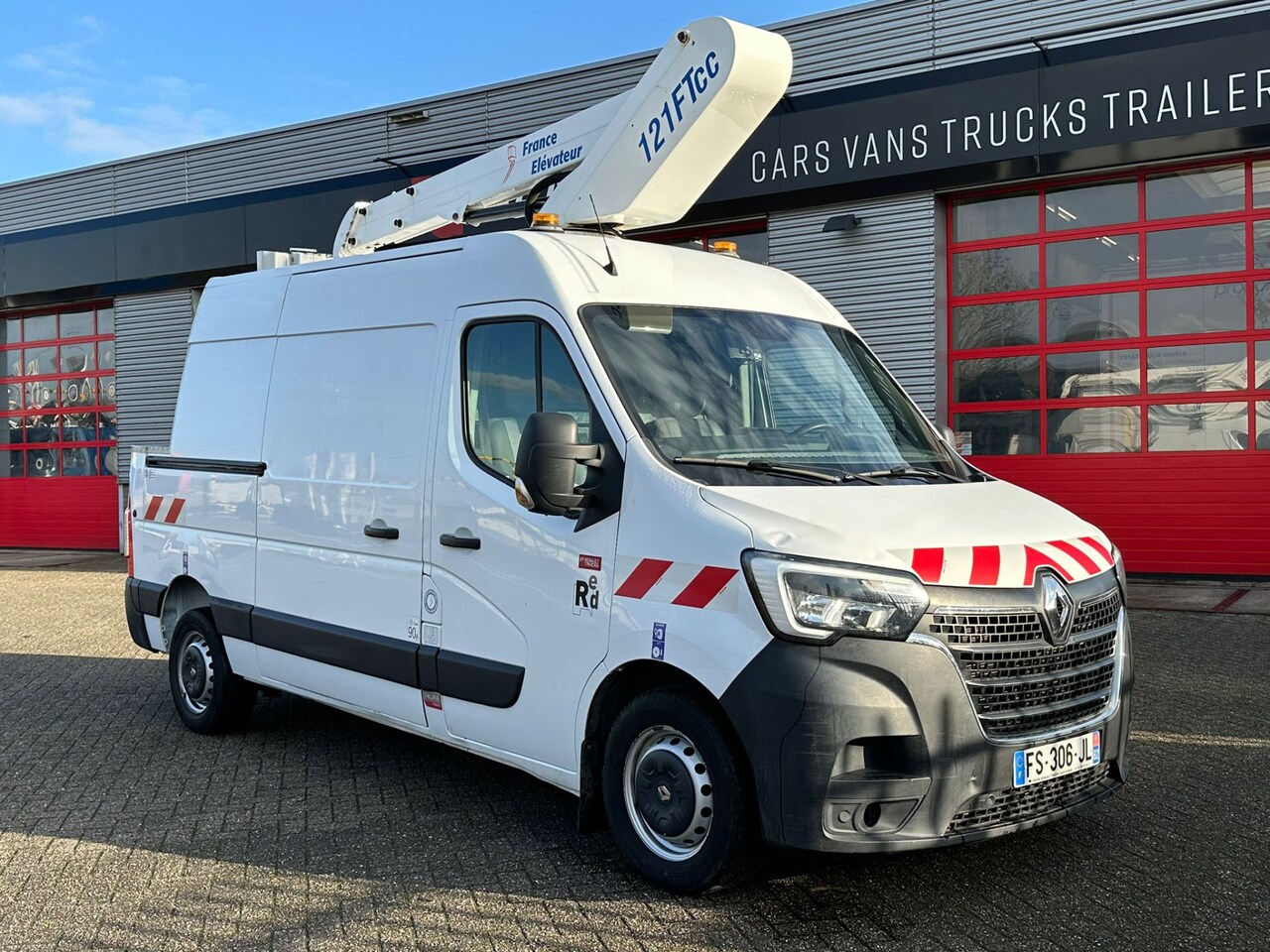 Renault Master - 1890 draaiuren 12 Meter - AutoWereld.nl