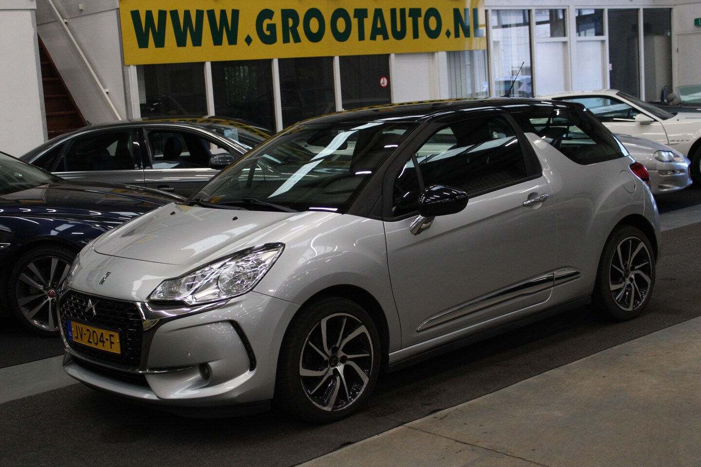 DS 3 - 1.2 PureTech So Chic Airco, Cruise control, Parkeersensoren, Stuurbekrachtiging - AutoWereld.nl