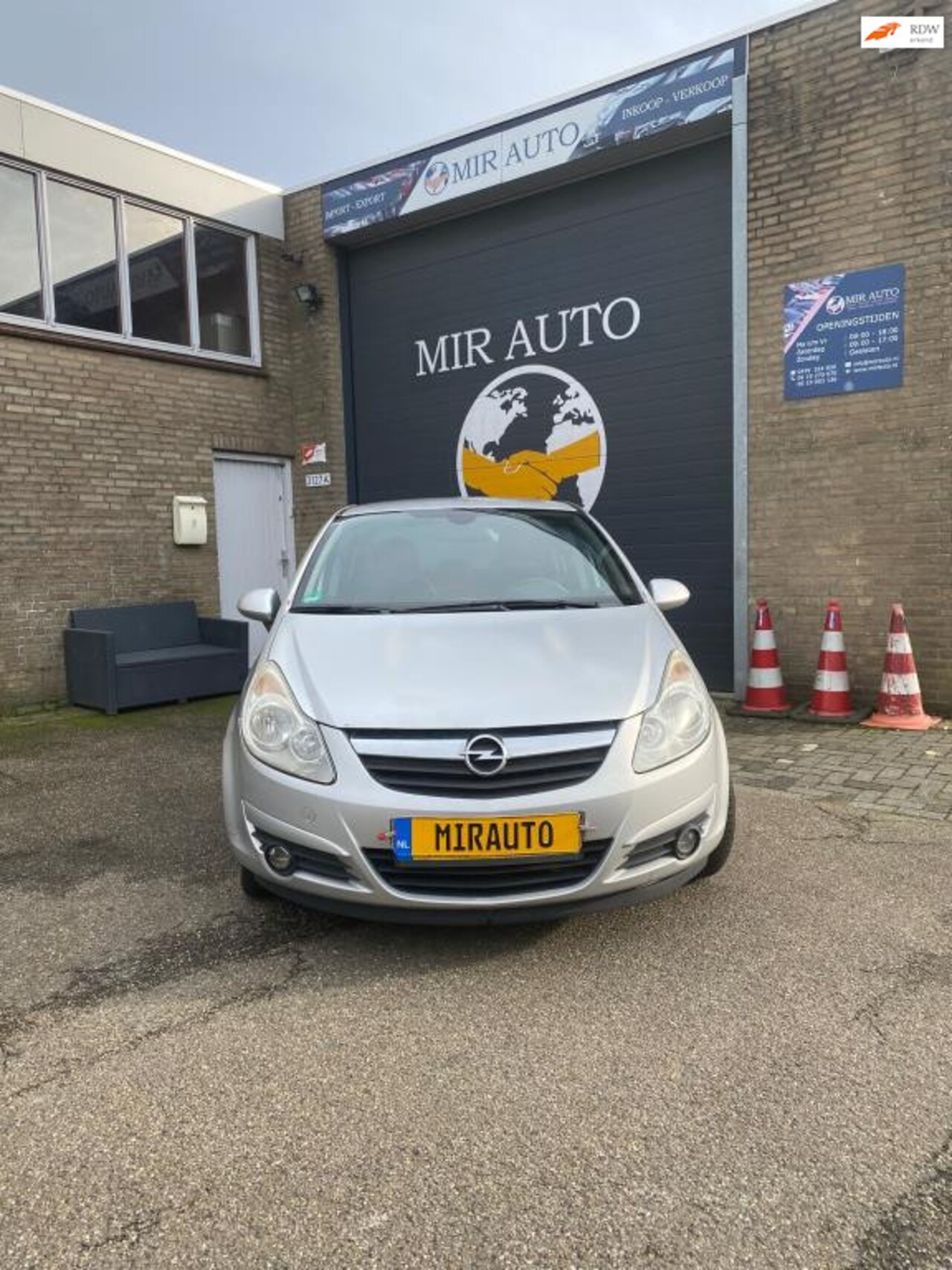 Opel Corsa - 1.2-16V Enjoy 1.2-16V Enjoy - AutoWereld.nl