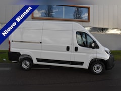 Peugeot Boxer - 2.2 BlueHDi 140 S&S L2H2 3.3t Nieuwe bus zonder bpm 2 x snel leverbaar L2H2 / achteruitrij