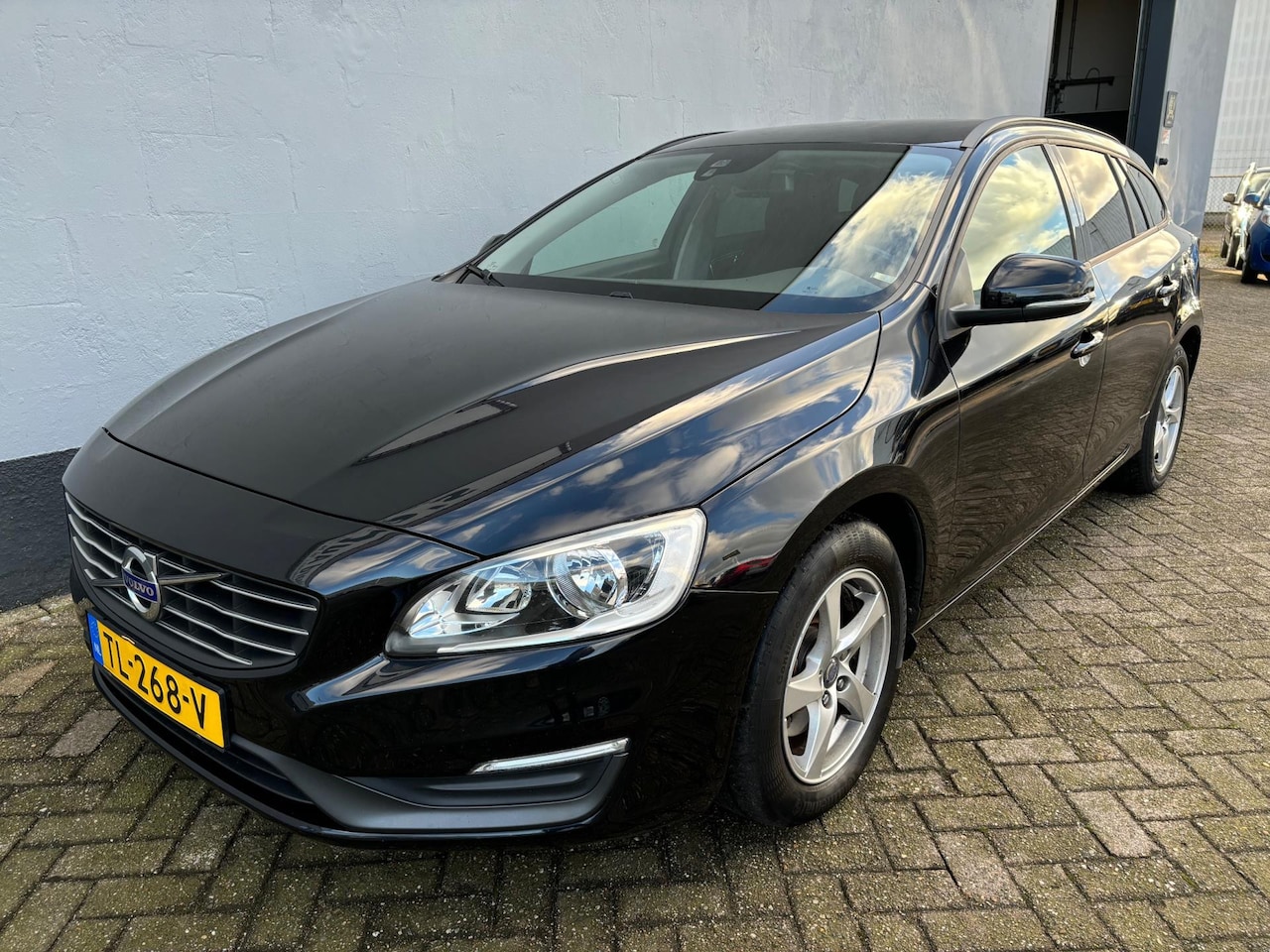 Volvo V60 - 1.6 D2 Momentum 1.6 D2 Momentum - AutoWereld.nl