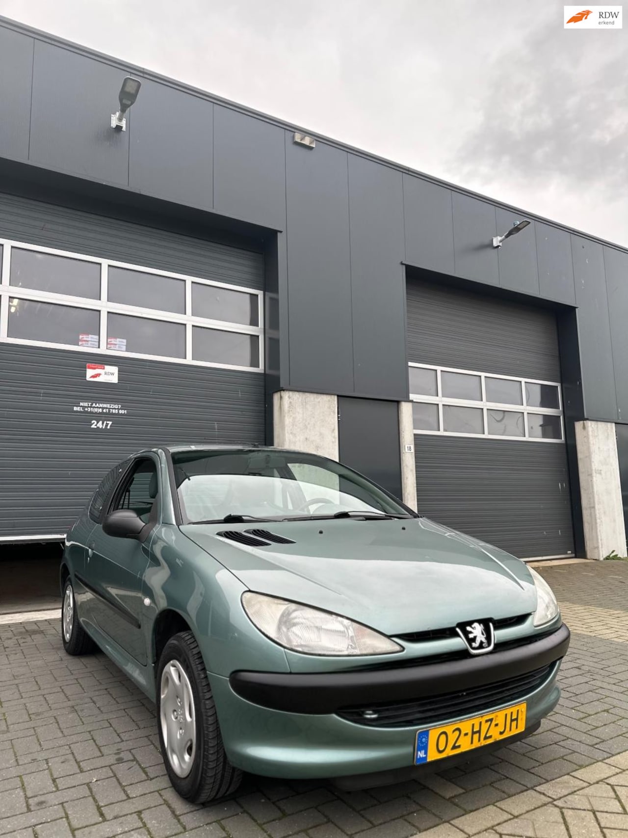 Peugeot 206 - 1.1 XR LAGE KM NAP EERSTE EIGENAAR - AutoWereld.nl