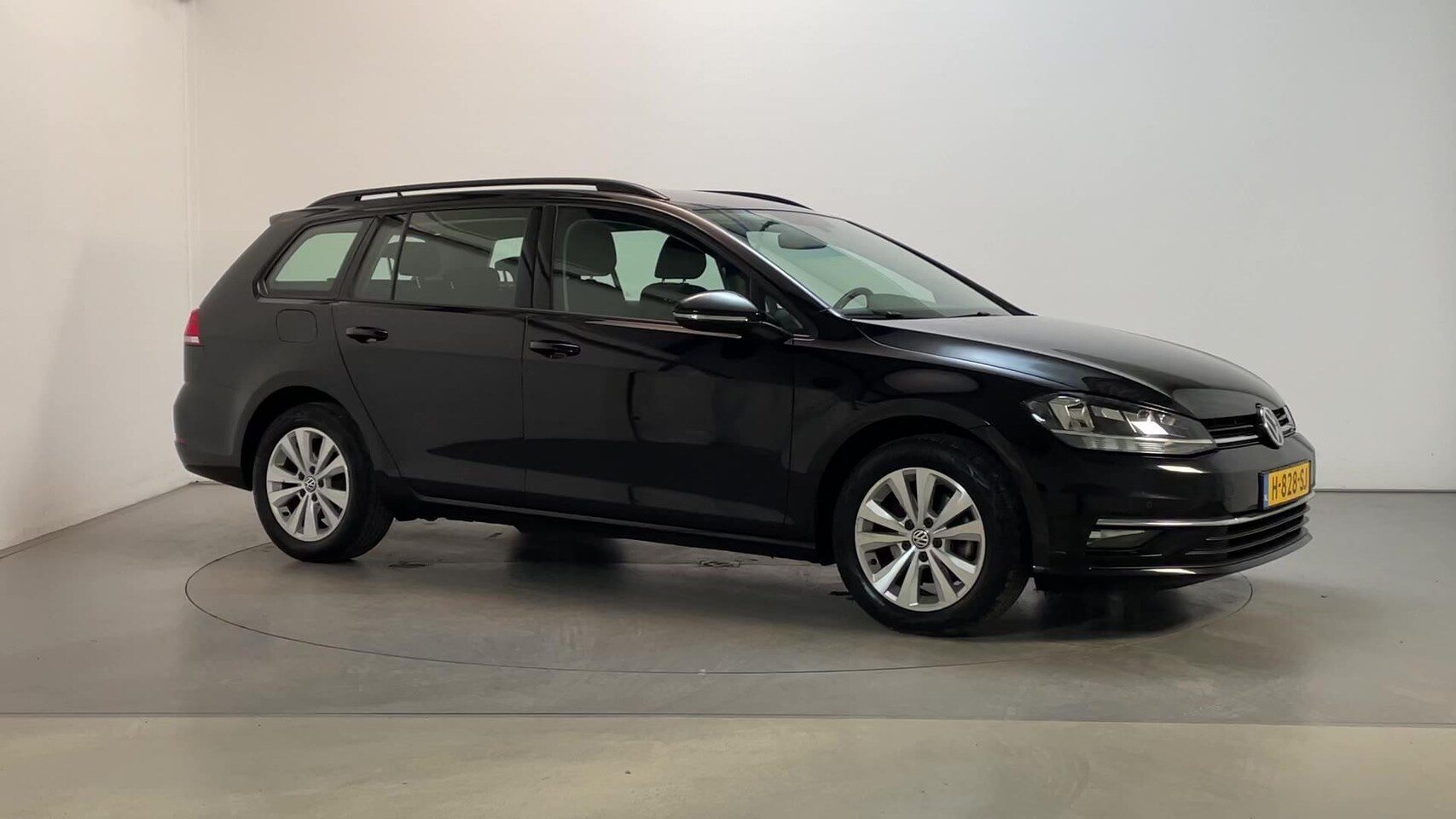 Volkswagen Golf Variant - 1.0 TSI Comfortline Navigatie Parkeersensoren App-Connect DAB+ - AutoWereld.nl