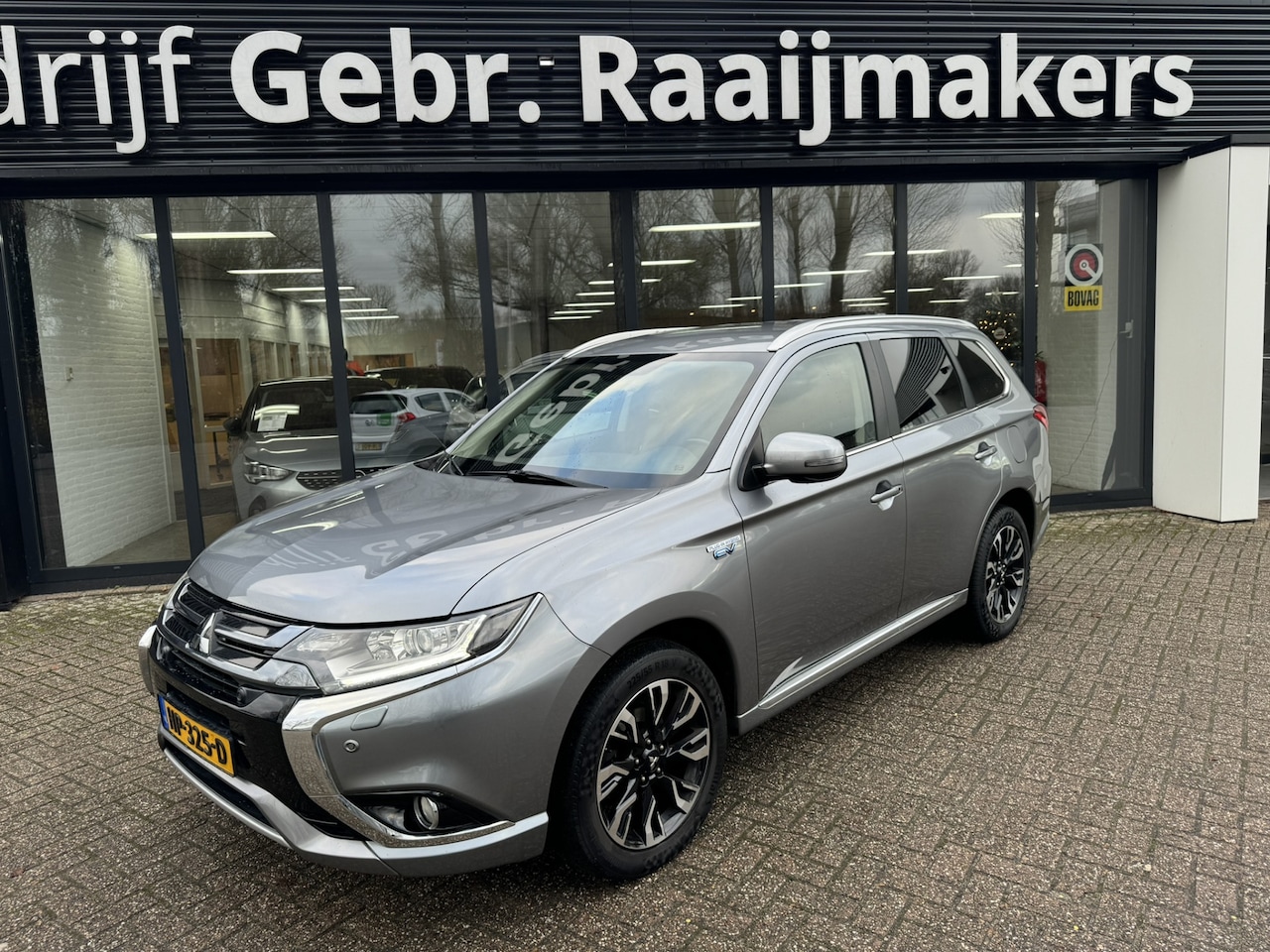 Mitsubishi Outlander - 2.0 PHEV Executive Edition*Camera*Navi*EXPORTPRIJS* - AutoWereld.nl