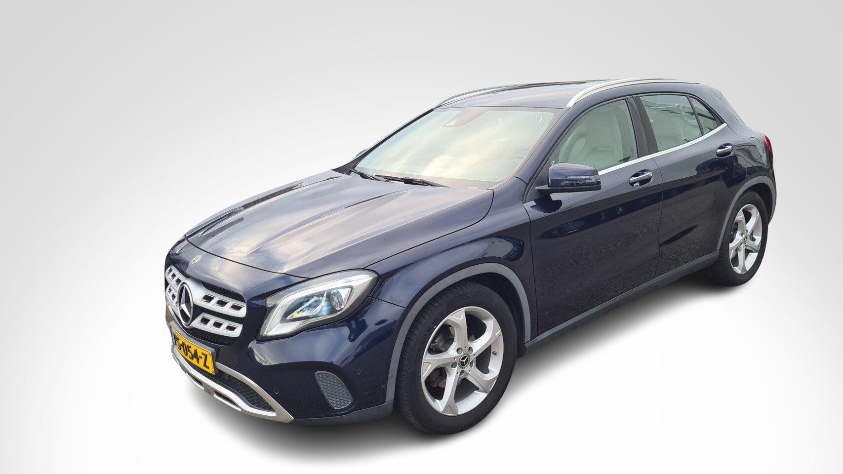 Mercedes-Benz GLA-Klasse - GLA 200 Automaat Urban Line | Keyless-Go | Stoelverwarming | LED | Climate Control | Navig - AutoWereld.nl