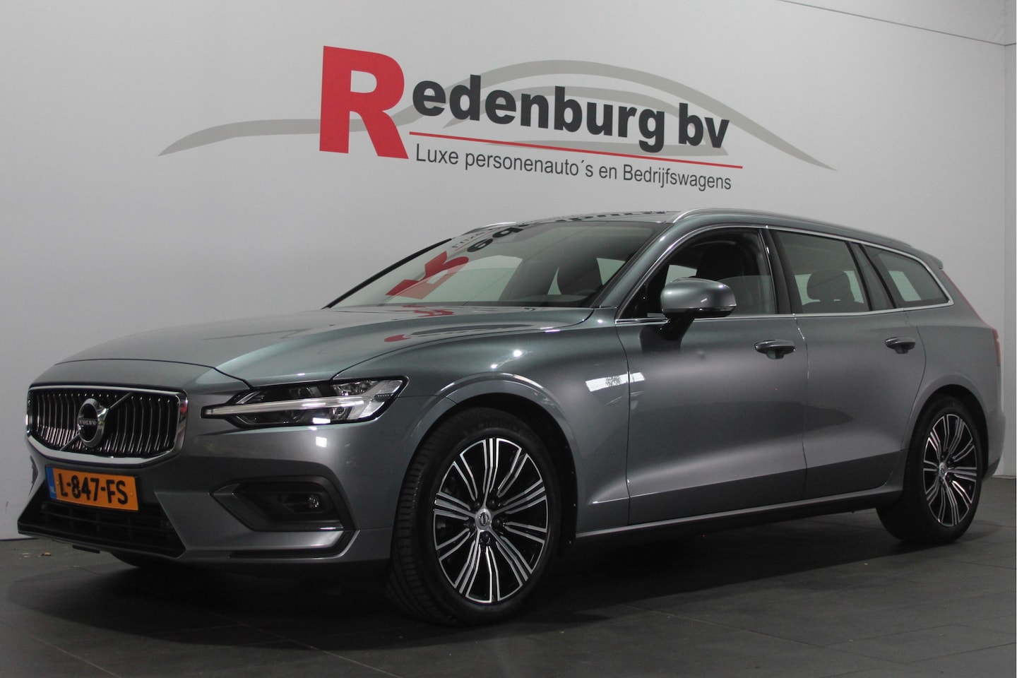 Volvo V60 - 2.0 B3 Inscription - Navi / Leder / ACC / Stoel+stuur verw. - AutoWereld.nl