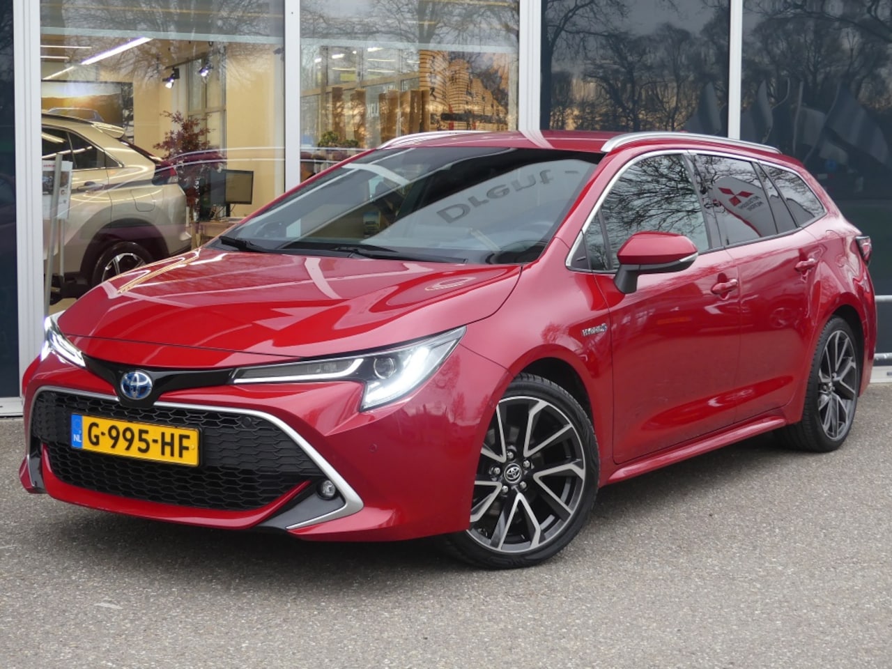 Toyota Corolla Touring Sports - 2.0 Hybrid Executive | All Season | Navigatie | JBL - AutoWereld.nl