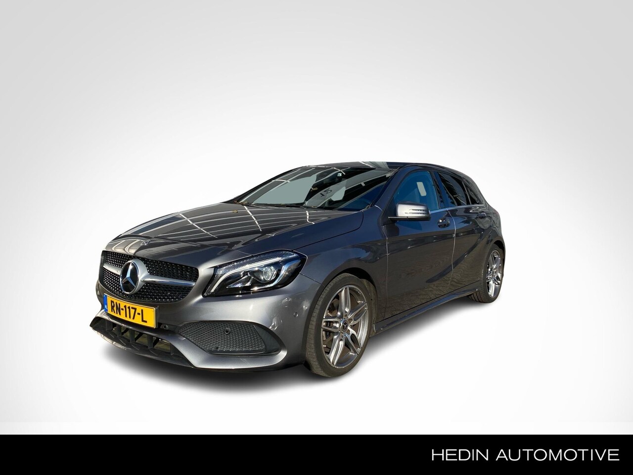 Mercedes-Benz A-klasse - A 180 AMG Line | Ambition Pakket | Parkpilot | LED | Navigatie | Trekhaak | Zitcomfortpakk - AutoWereld.nl