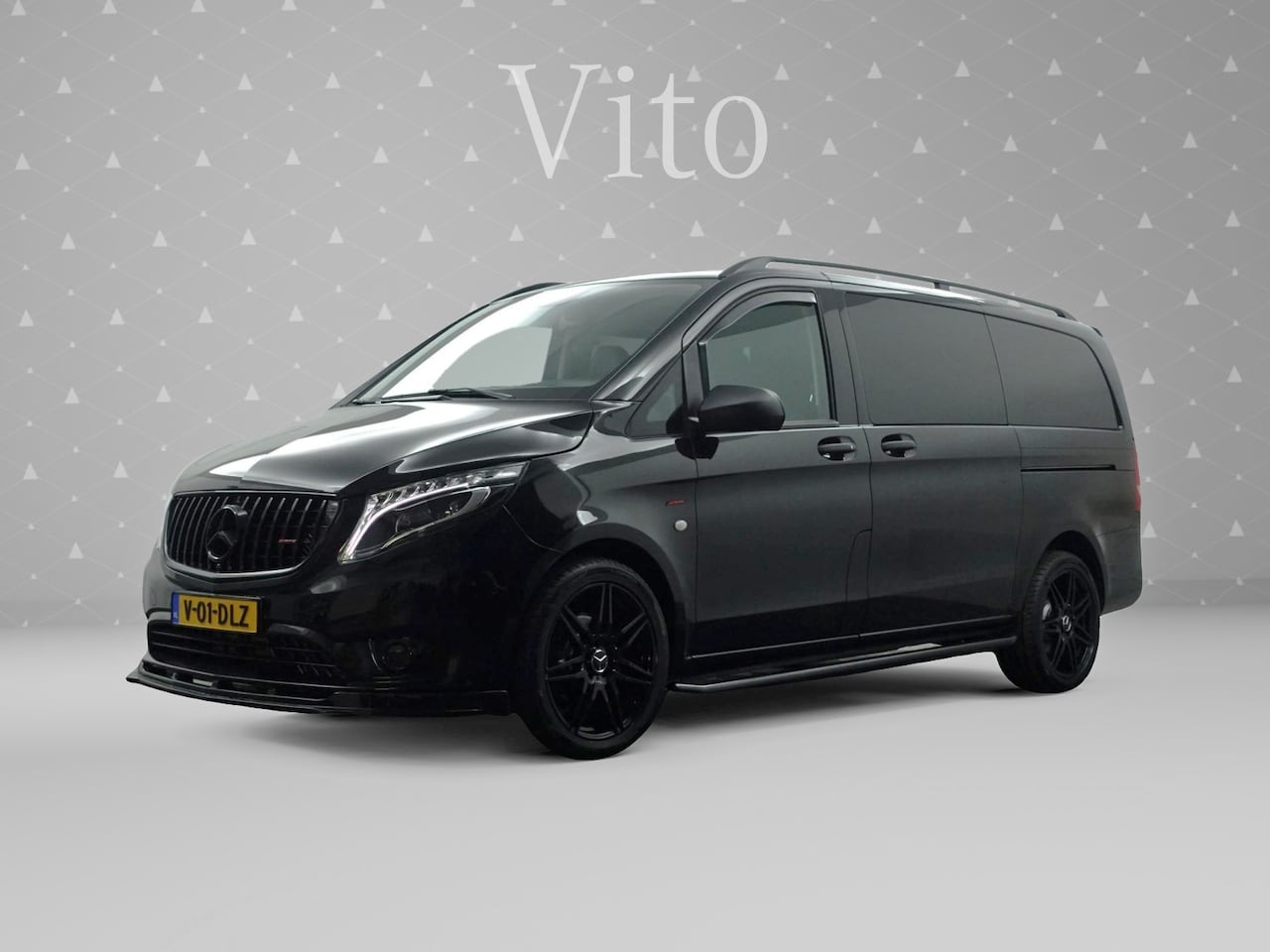 Mercedes-Benz Vito - 114 CDI AMG Night Edition Aut -Lang Dubbel Cabine 6 pers - Design Leer I Led Matrix I  LMV - AutoWereld.nl