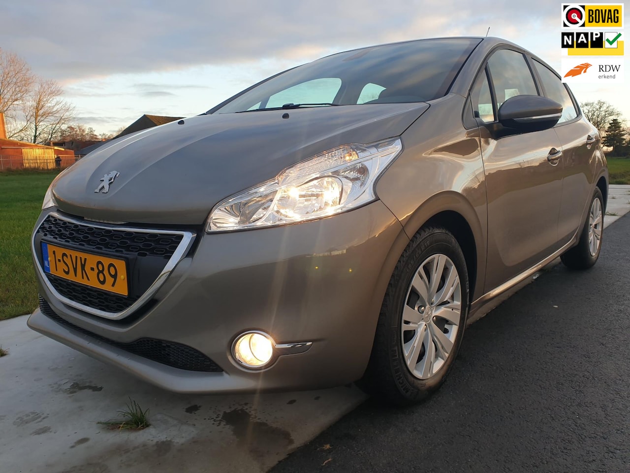 Peugeot 208 - 1.2 e-VTi Envy Automaat Flippers Cruise Clima - AutoWereld.nl