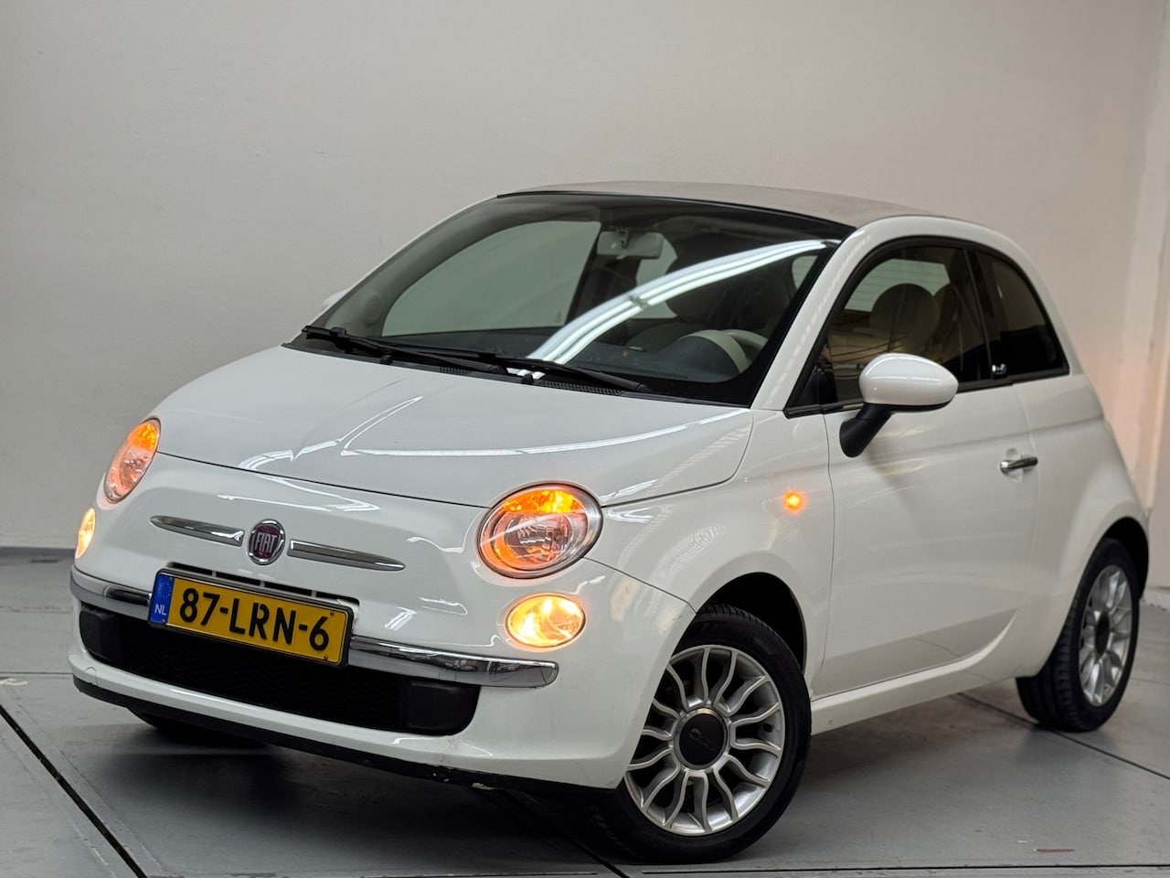 Fiat 500 C - 1.2 Lounge New Apk 2 jaar Tranmissie Garantie NAP Airco - AutoWereld.nl