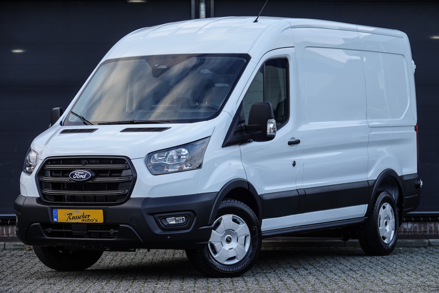 Ford Transit - L2H2 2.0Tdci 130Pk | 350 | 3.500Kg Trekgewicht | Trend | Virtual Cockpit | Achteruitrijcam - AutoWereld.nl