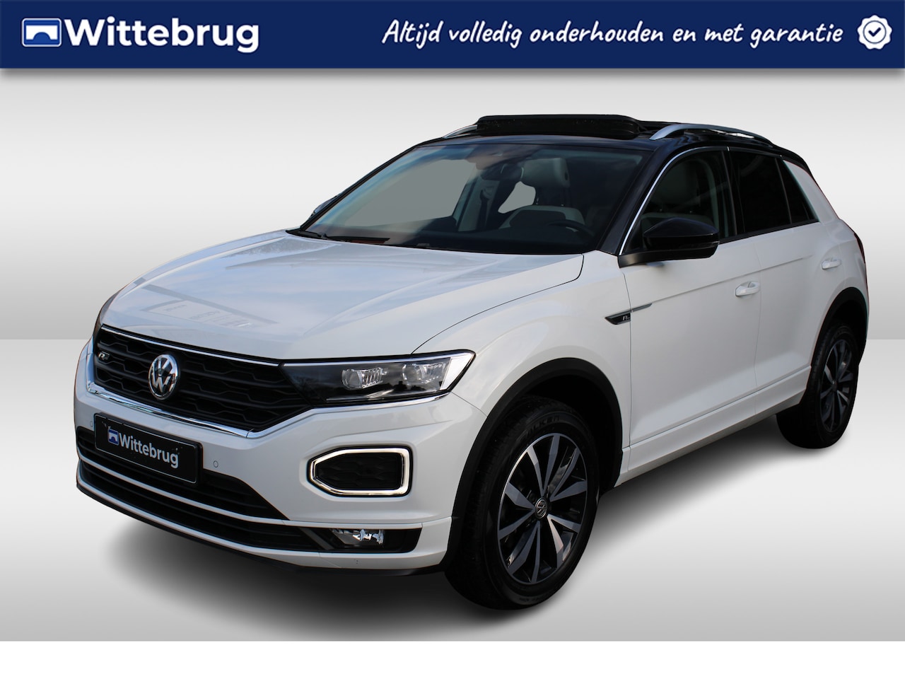 Volkswagen T-Roc - 1.5 TSI 150pk R-Line / Panoramadak / Leder Vienna / 17" LMV / R-Line Exterieur / Digital C - AutoWereld.nl