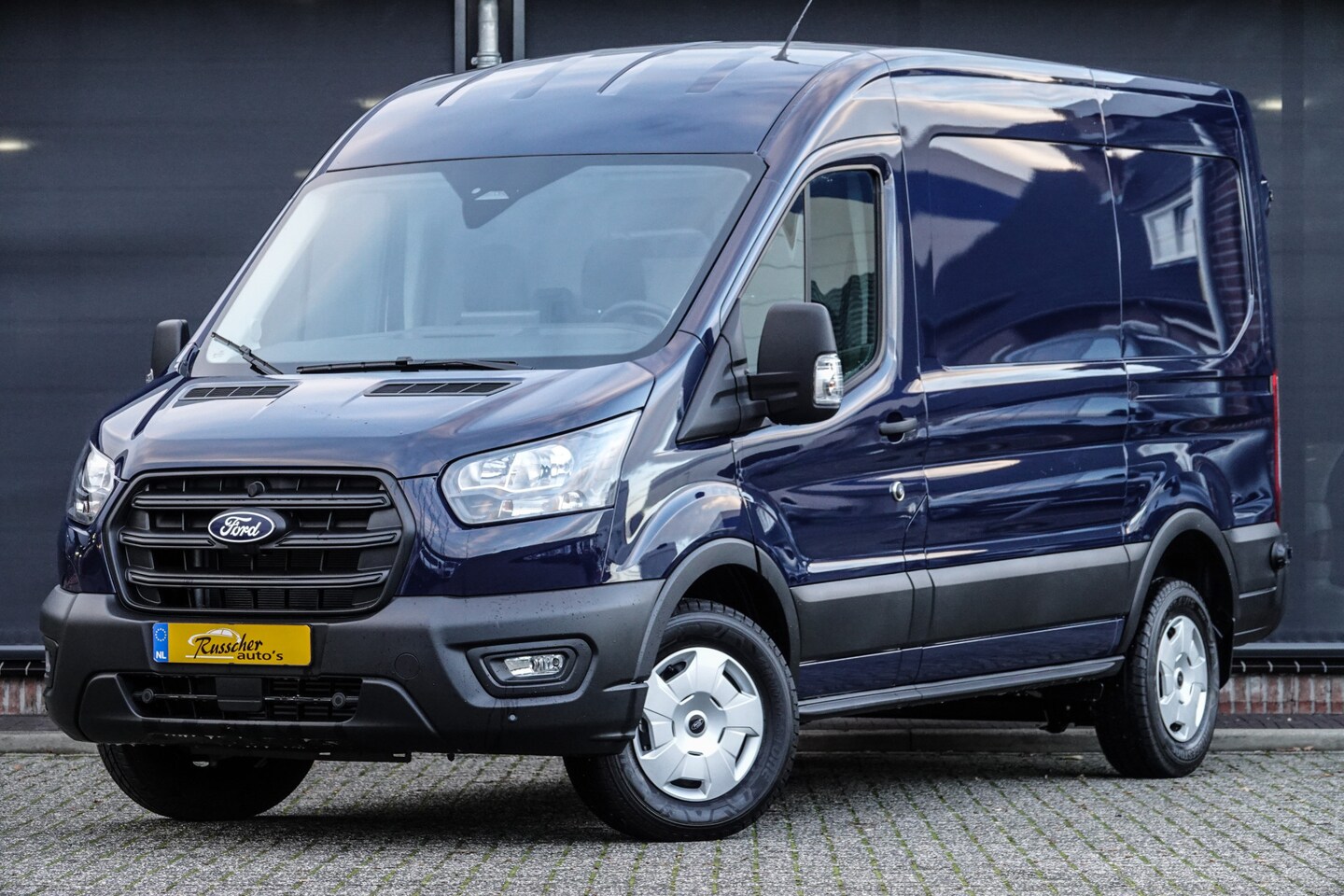 Ford Transit - L2H2 2.0Tdci 130Pk | 350 | Trend | Virtual Cockpit | Achteruitrijcamera | 270° Achterdeure - AutoWereld.nl