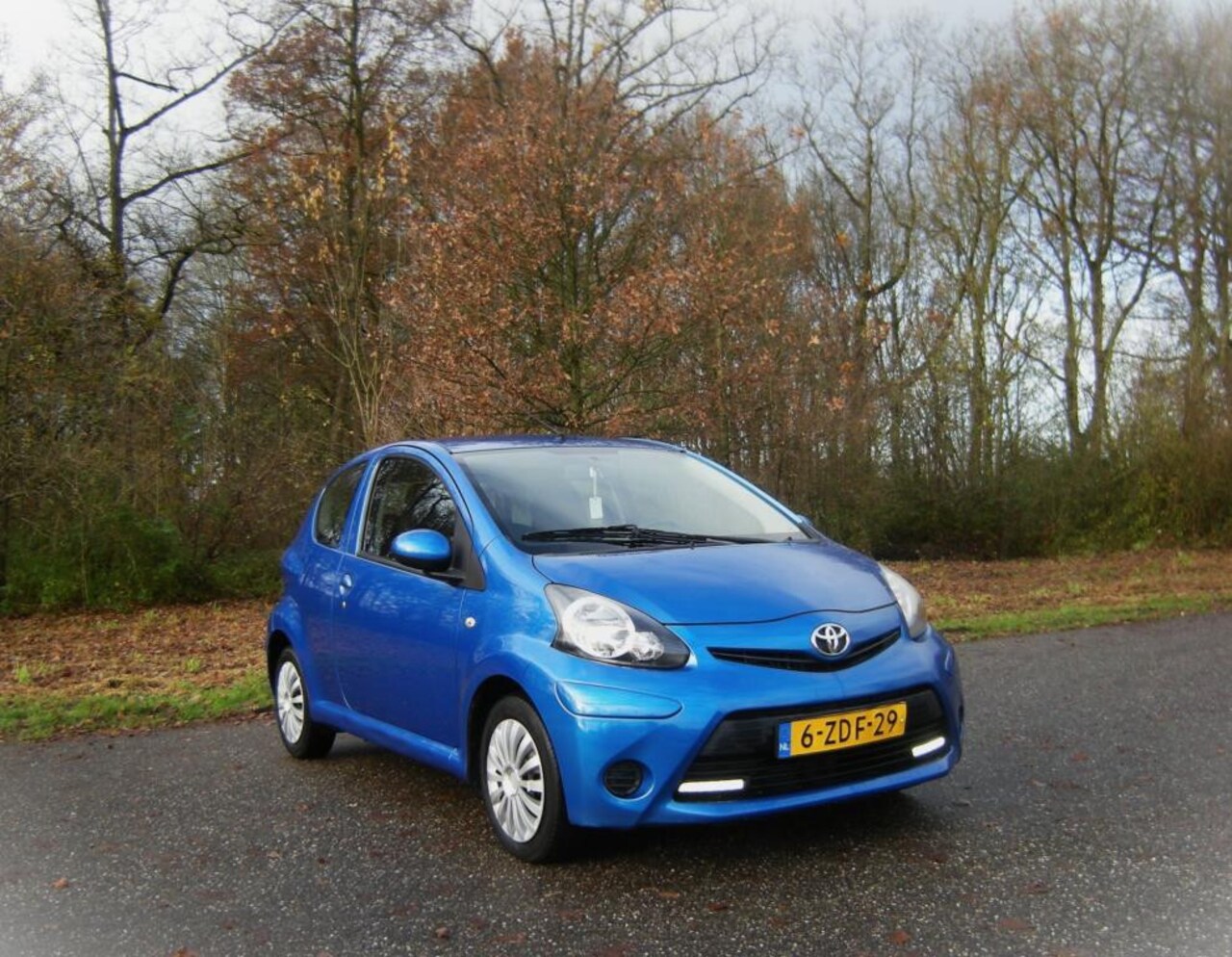 Toyota Aygo - 1.0 VVT-i Aspiration . AUTOMAAT . flipper op het stuur . Airco . Elec ramen . enz - AutoWereld.nl