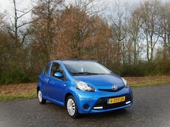 Toyota Aygo - 1.0 VVT-i Aspiration . AUTOMAAT . flipper op het stuur . Airco . Elec ramen . enz