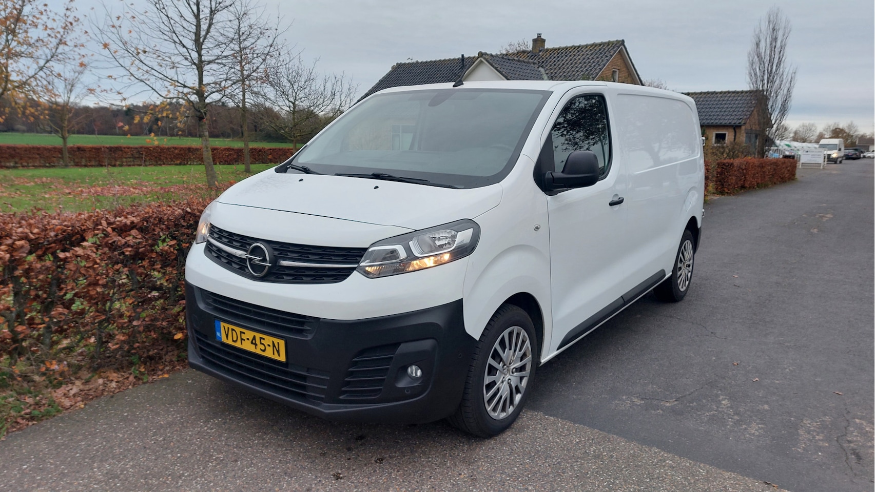 Opel Vivaro - 2.0 CDTI L2H1 Edition AIRCO/NAVI BJ 2019 - AutoWereld.nl