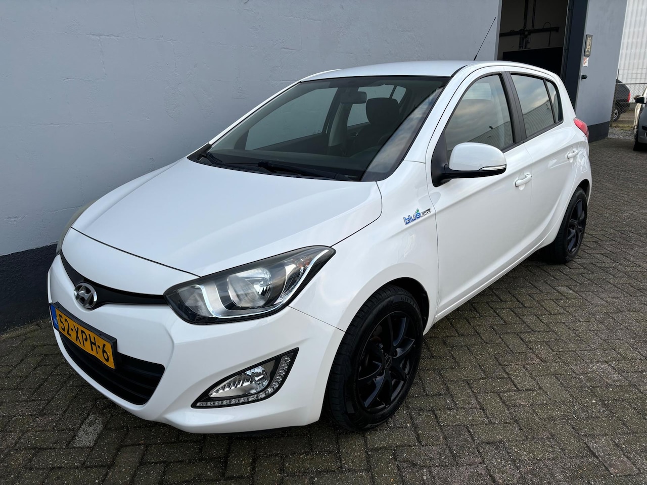 Hyundai i20 - 1.2i i-Motion - Airco - LMV - AutoWereld.nl