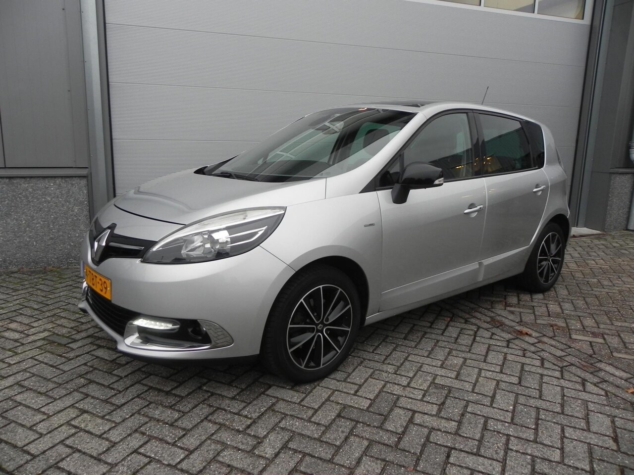 Renault Scénic - 1.2 TCe Bose APK Climate control Panoramadak - AutoWereld.nl