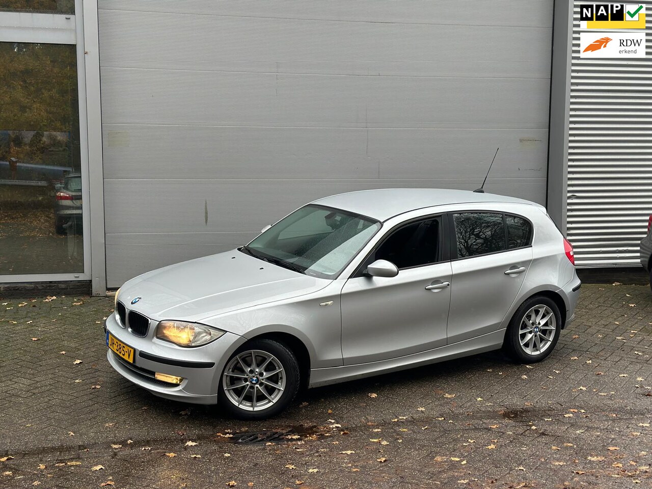 BMW 1-serie - 118d Corporate Executive / AUTOMAAT / NETTE AUTO / AIRCO - AutoWereld.nl