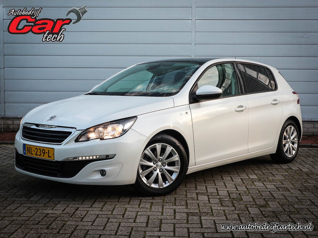 Peugeot 308 - 1.2 PureTech Style | Clima | Cruise | Navi | Panoramadak | Pdc | Lichtmetaal | - AutoWereld.nl