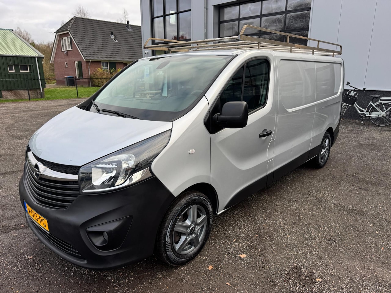 Opel Vivaro - 1.6 CDTI L2H1 Euro 6 Imperiaal / Trekhaak / Navi / Cruise - AutoWereld.nl