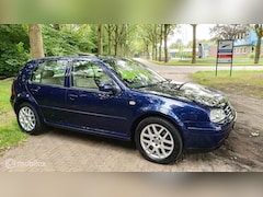 Volkswagen Golf - 2.3 V5 Highline