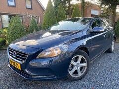 Volvo V40 - 1.6 T3 KINETIC AIRCO, NAVI, TREKHAAK, VOLLEDIGE ONDERHOUDSHISTOR