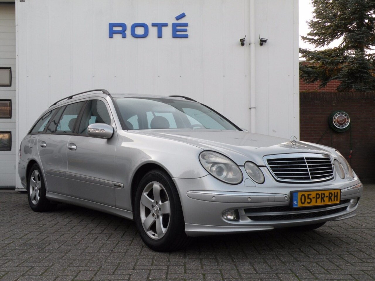 Mercedes-Benz E-klasse - E220 CDI Avantgarde PDC NAVI - AutoWereld.nl