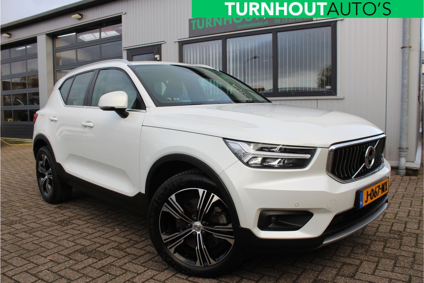 Volvo XC40 - 1.5 T5 Recharge Inscription PANO | Cam | Blis | Adaptive cr | Stuurverw. - AutoWereld.nl