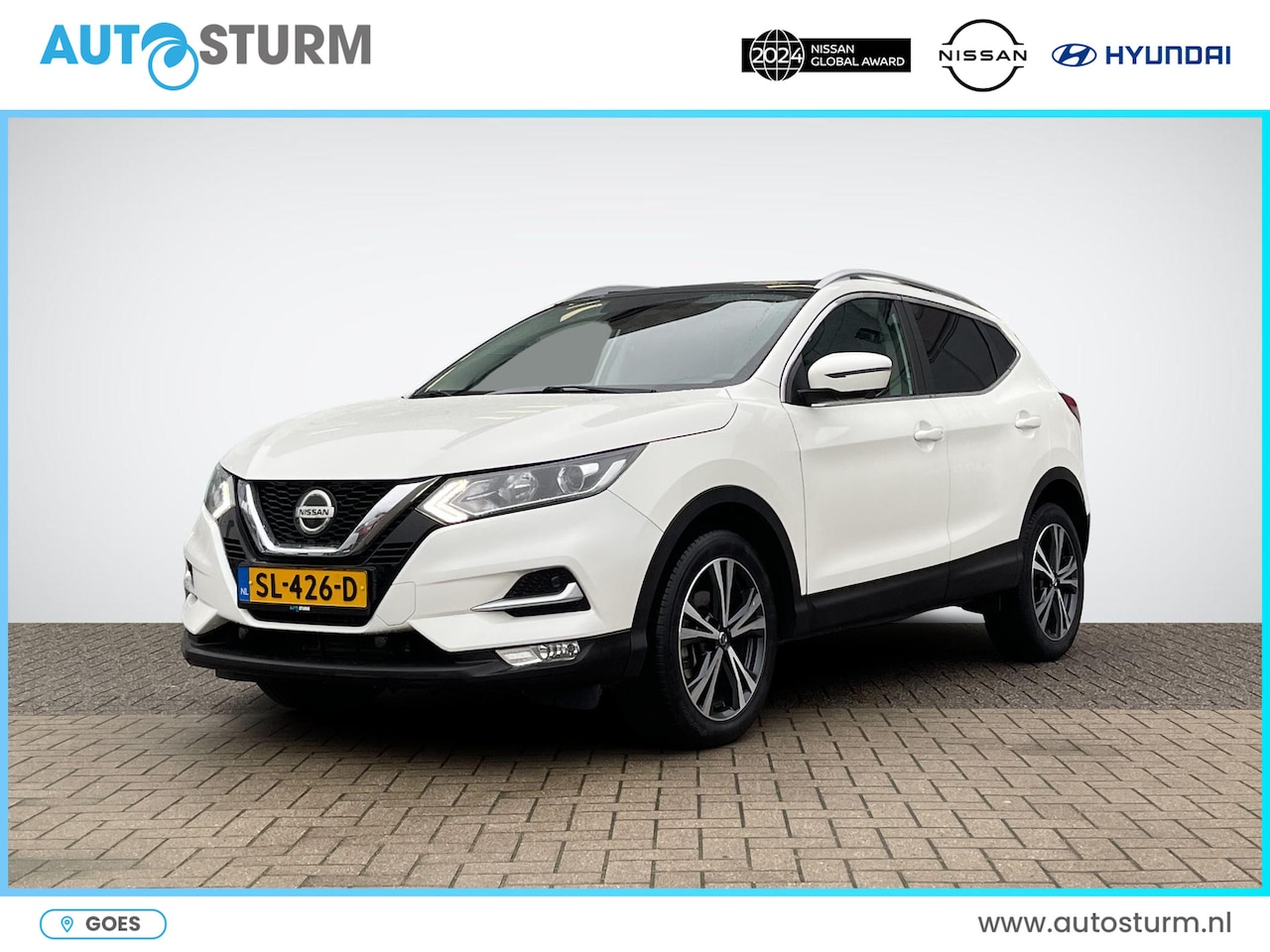 Nissan Qashqai - 1.2 N-Connecta Design Pack | Trekhaak | Panoramadak | Navigatie | 360° Camera | Keyless En - AutoWereld.nl