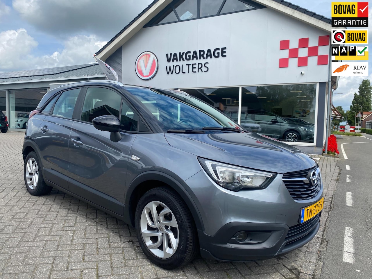 Opel Crossland X - 1.2 Online Edition Black Roof 1.2 Online Edition Black Roof - AutoWereld.nl