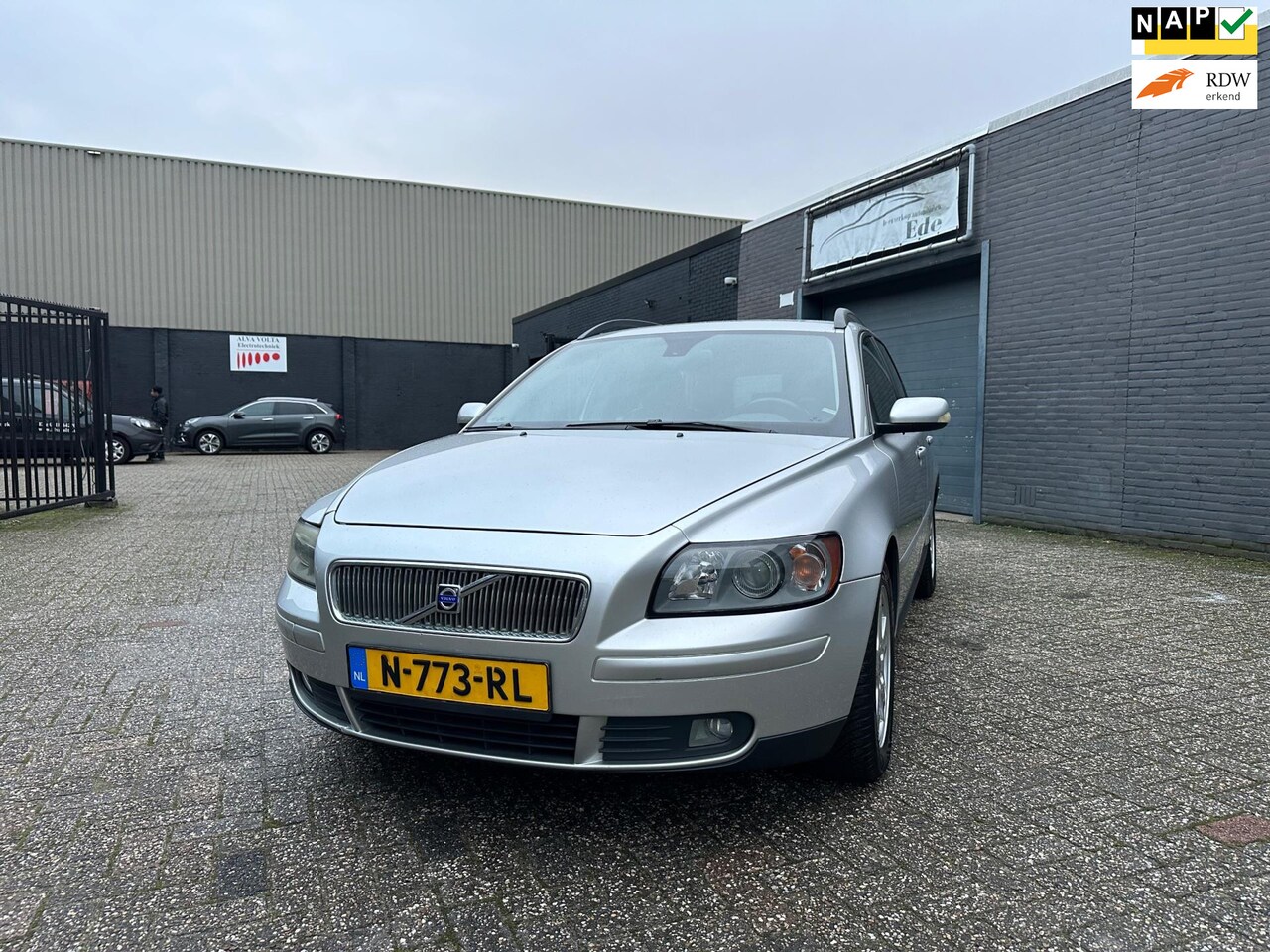 Volvo V50 - 2.4 Exclusive Aut. Clima Cruise Leer Stoelverw. LM-Wielen APK. - AutoWereld.nl