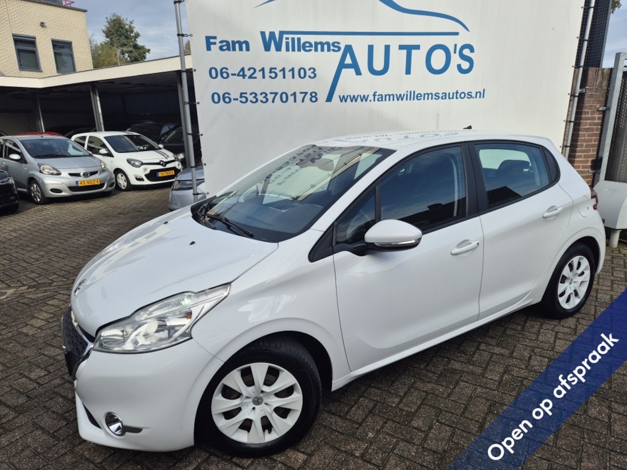 Peugeot 208 - 1.2 VTi Envy Navi Clima - AutoWereld.nl