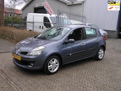 Renault Clio - 1.6-16V Privilège nap airco nieuwe apk