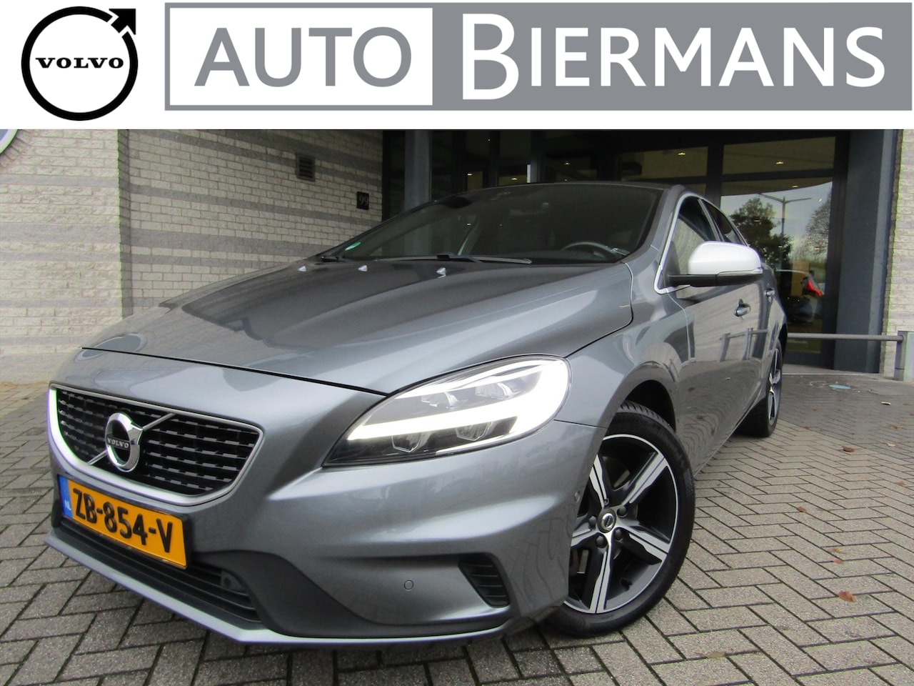 Volvo V40 - T3 152PK GT Polar+ Sport | Pan.dak | Alarm | Cam.achter | Harm.Kard. | Trekh. - AutoWereld.nl