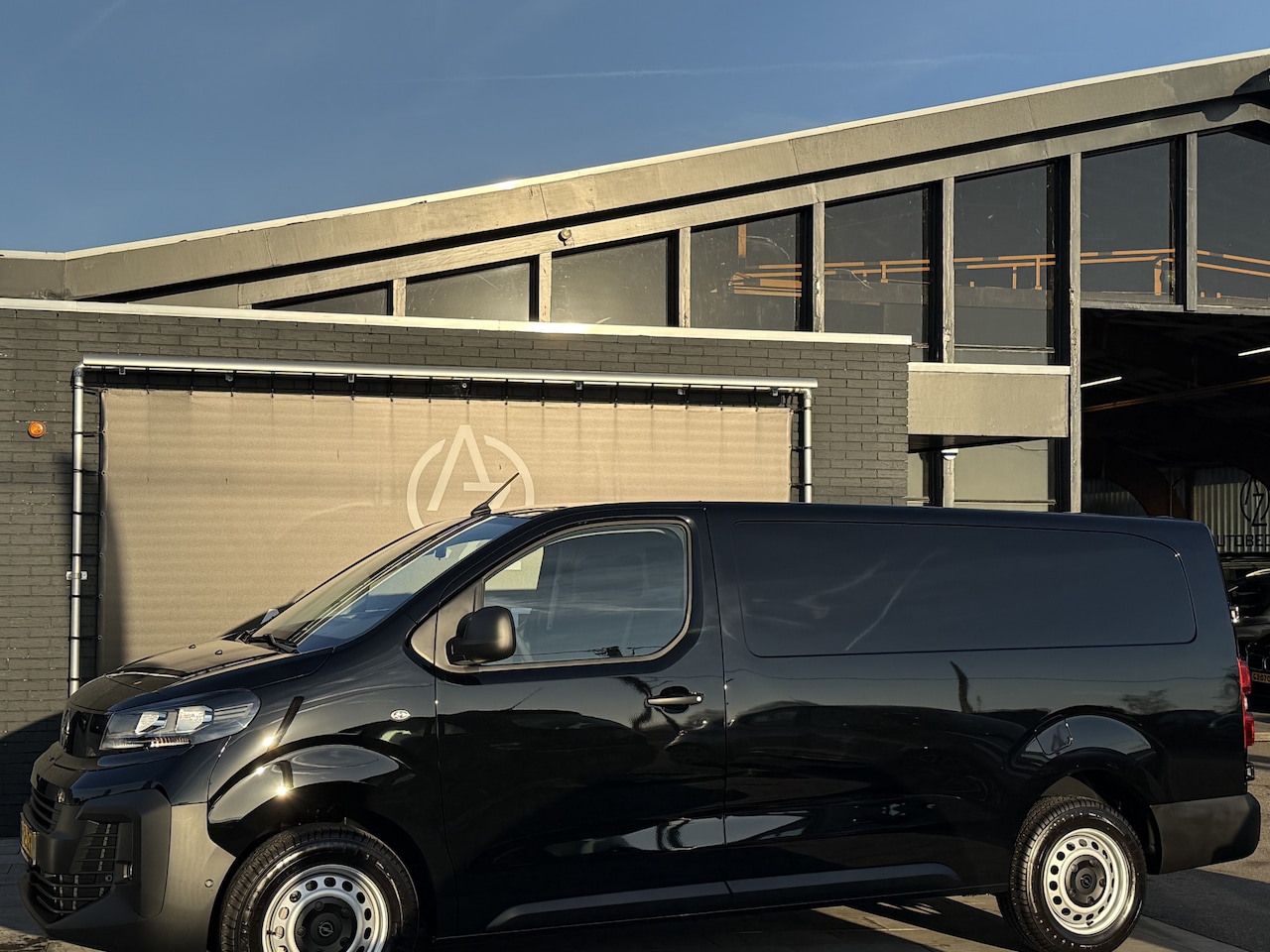 Opel Vivaro - 2.0 Diesel 145 S&S L3 Automaat * Grijskenteken * - AutoWereld.nl