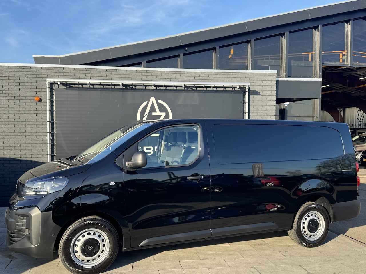 Opel Vivaro - 2.0 Diesel 145 S&S L3 Automaat Enkel Cabine !! - AutoWereld.nl