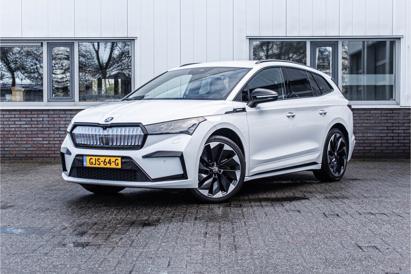 Skoda Enyaq iV - 80X Sportline 265pk | memory | ACC | trekhaak - AutoWereld.nl