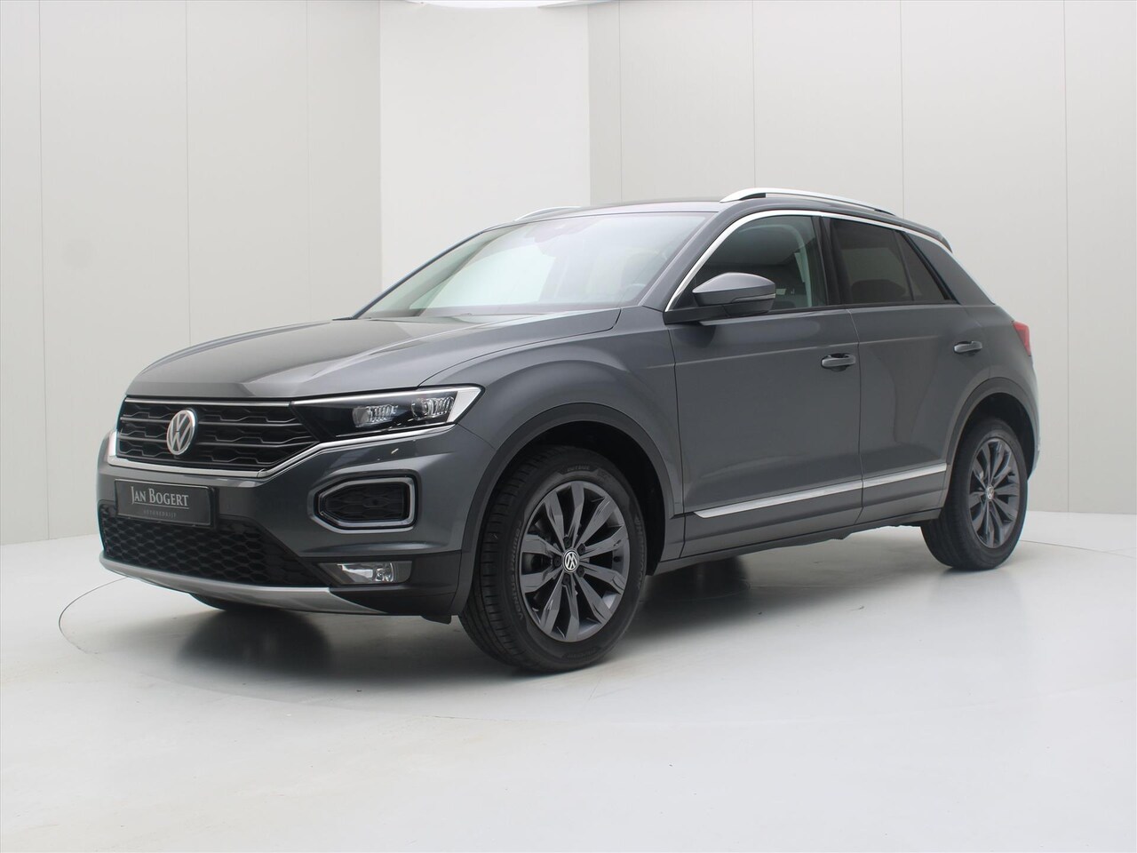 Volkswagen T-Roc - 1.5 TSI ACT 150pk 6-bak T-Roc Style Business [ TREKHAAK+LED+CAMERA+ACC+CARPLAY+PDC ] - AutoWereld.nl