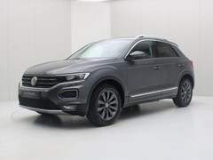 Volkswagen T-Roc - 1.5 TSI ACT 150pk 6-bak T-Roc Style Business [ TREKHAAK+LED+CAMERA+ACC+CARPLAY+PDC ]