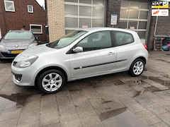 Renault Clio - 1.6-16V Dynamique Comfort