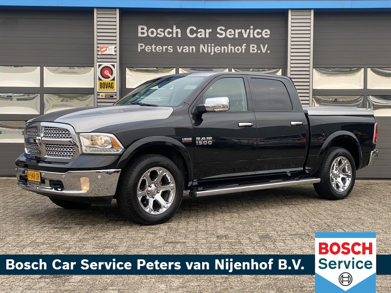 Dodge Ram 1500 - 5.7 V8 4x4 Crew Cab 5'7 Laramie ✅LUCHTVERING✅BENZINE✅1ste EIG.✅NAVI✅20"✅45DKM! - AutoWereld.nl