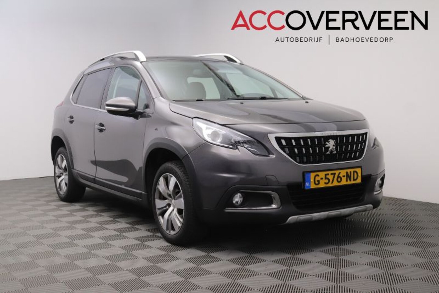 Peugeot 2008 - 1.2 PureTech Allure AUTOMAAT /CARPLAY /PANODAK - AutoWereld.nl