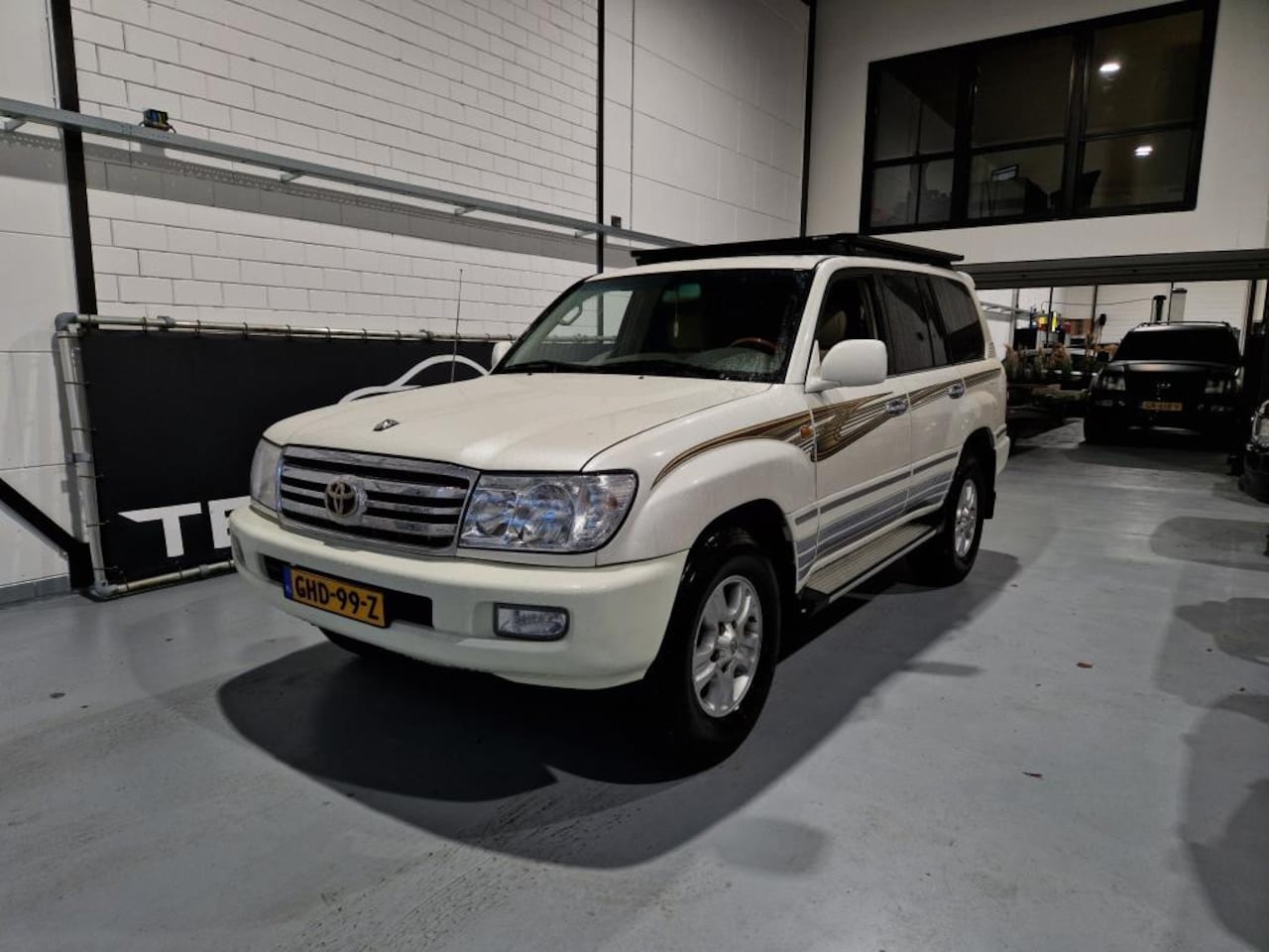 Toyota Land Cruiser 100 - 4.7i V8 VX-R Limited Benzine Youngtimer - AutoWereld.nl