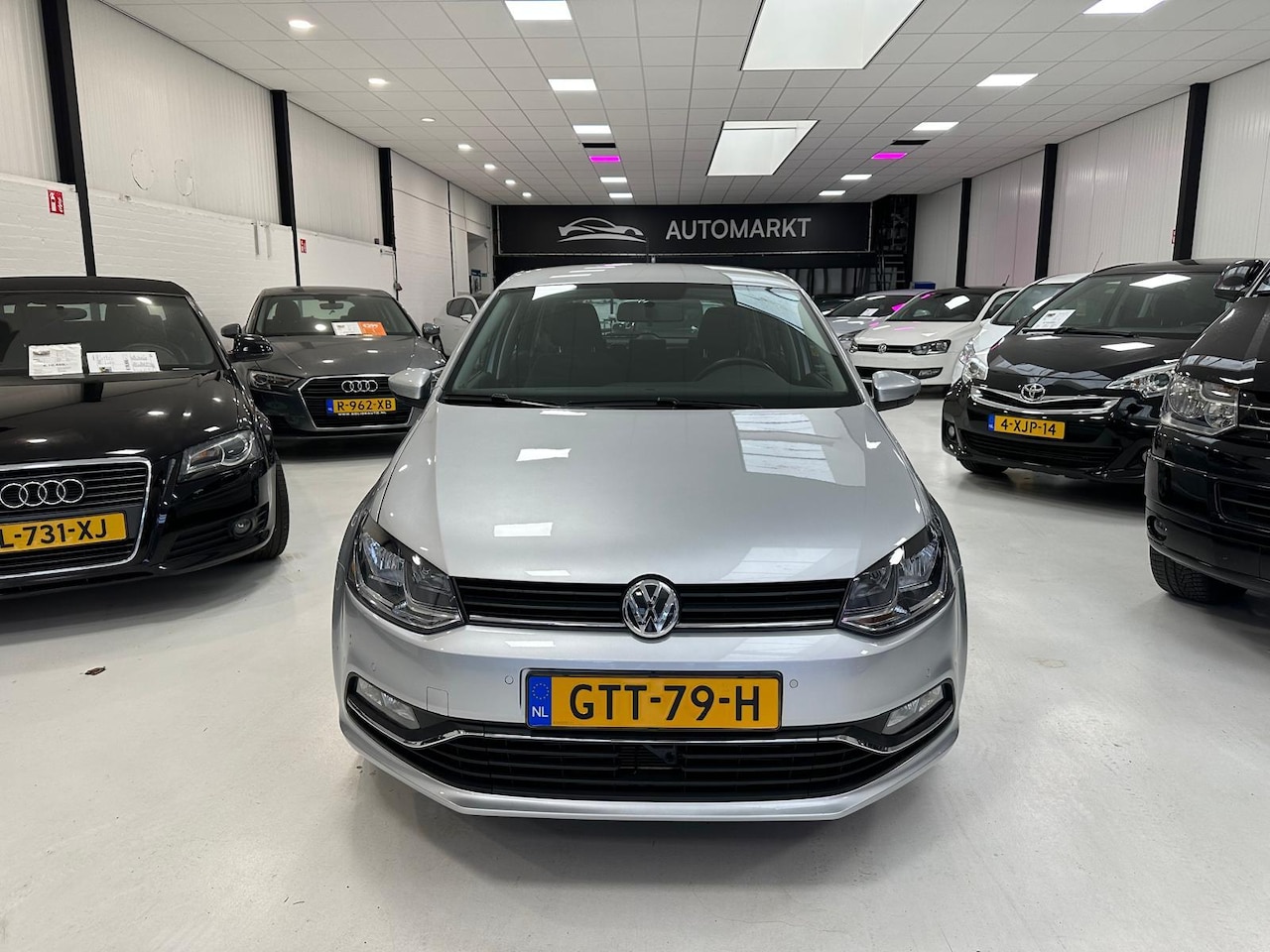 Volkswagen Polo - 1.2 TSI Comfortline Connected Series Automaat - AutoWereld.nl