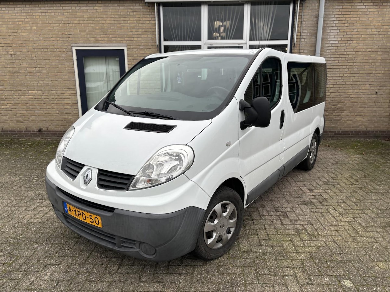 Renault Trafic Passenger - 2.0 dCi T27 L1H1 Expression Eco 2.0 dCi T27 L1H1 Expression Eco - AutoWereld.nl