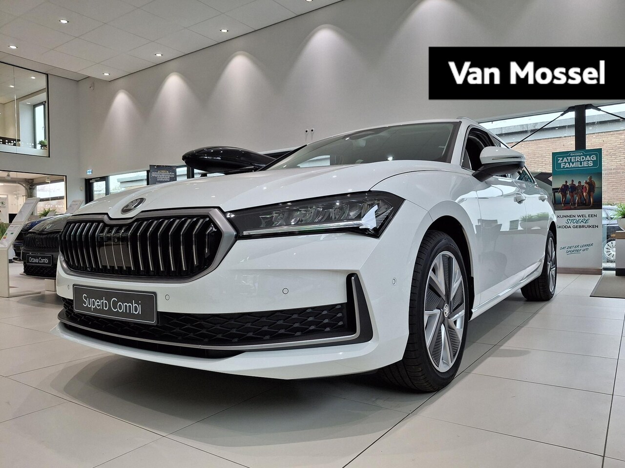 Skoda Superb Combi - 1.5 TSI MHEV First Edition | Trekhaak | chrome pakket | € 4.000,- herwaardering bij regist - AutoWereld.nl